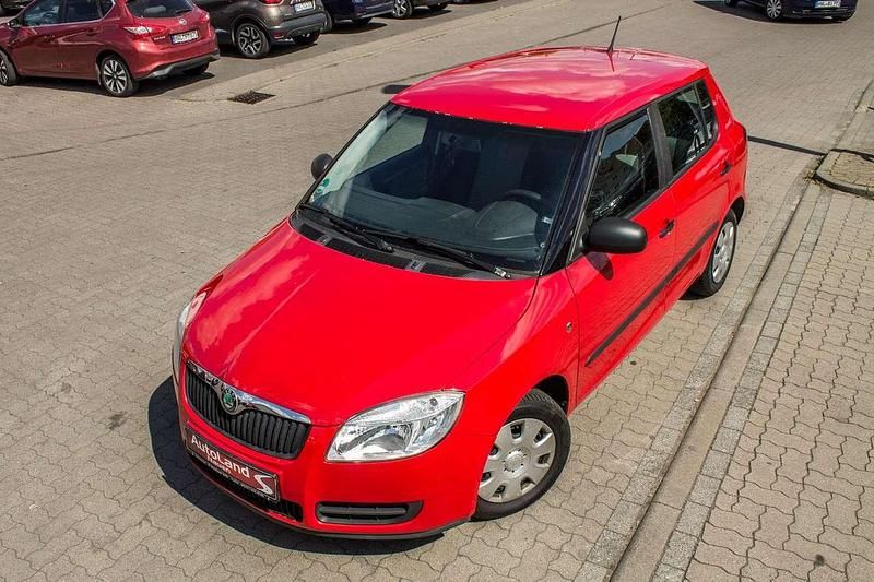 Rot Gebraucht 2010 Skoda Fabia Classic Kleinwagen | 2.299 € (Guter Preis) - Bild 1/4