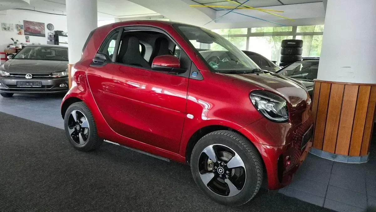 Gebraucht Smart ForTwo Coupé Exclusive 60 kW (82 PS) 2022 Rot Kleinwagen