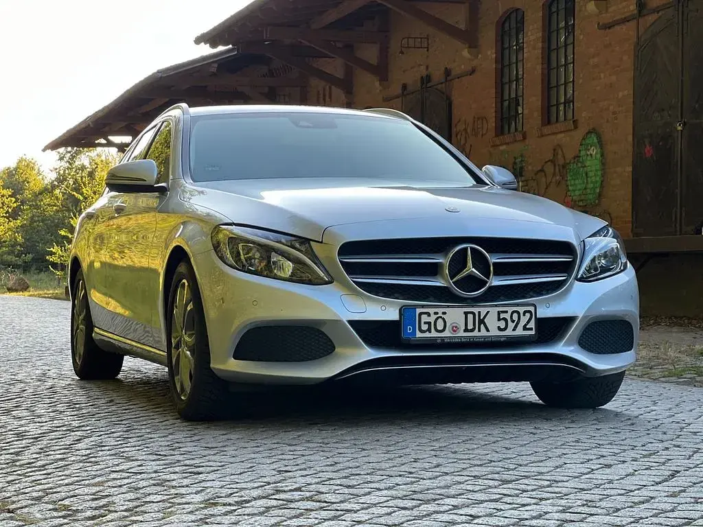 Gebraucht Mercedes C220 170 PS (125 kW) 2018 Silber Limousine