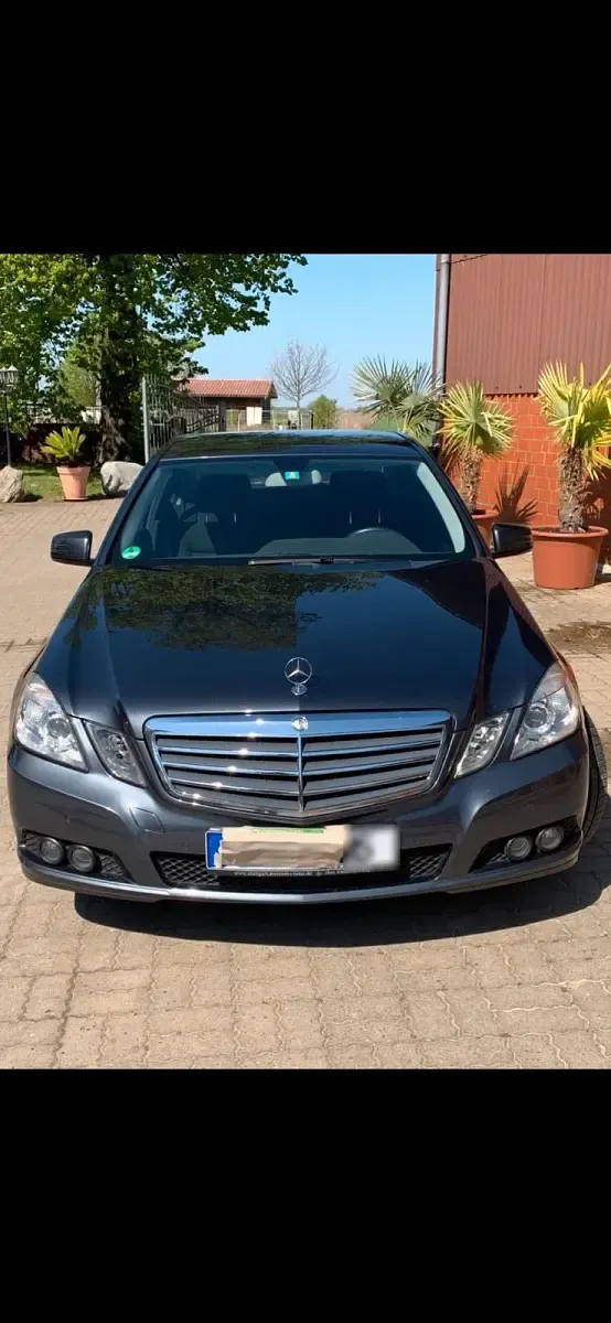 Gebraucht Mercedes E200 136 PS (100 kW) 2010 Grau Limousine