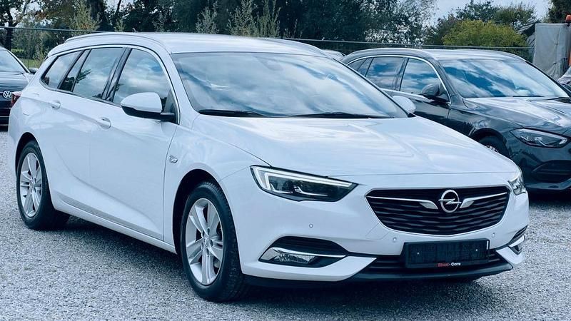 Weiß Gebraucht 2020 Opel Insignia Limousine | 11.490 € (Fairer Preis) - Bild 1/4