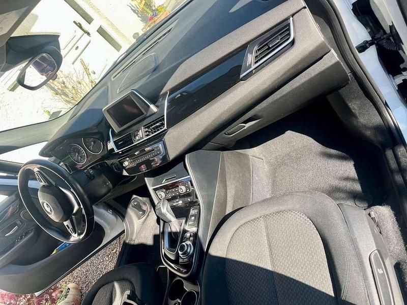 Gebraucht BMW 220 Sport Line 192 PS (141 kW) 2015 Weiß Kombi