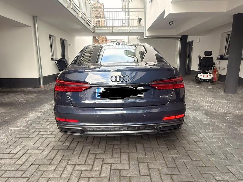 Gebraucht Audi A6 Ambiente 376 PS (276 kW) 2021 Blau Limousine