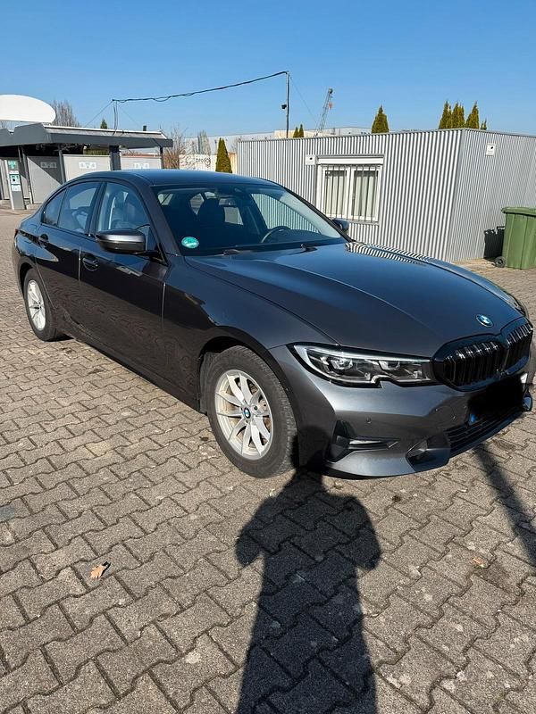 Gebraucht BMW 320e Shadowline 190 PS (139 kW) 2021 Grau Limousine