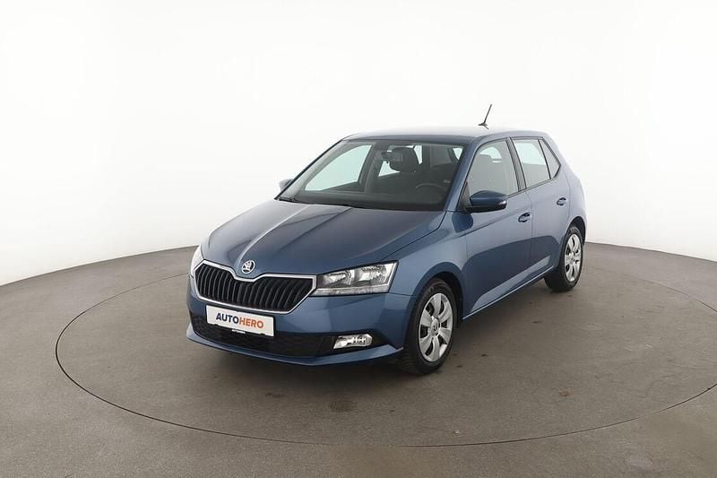 Blau Gebraucht 2021 Skoda Fabia Cool Plus Limousine | 11.100 € (Superpreis) - Bild 1/3