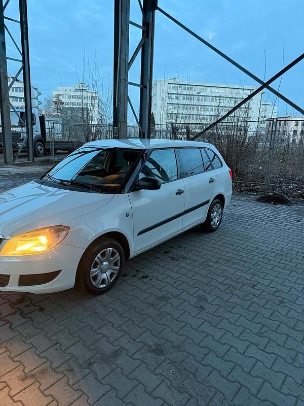 Gebraucht Skoda Fabia 105 PS (77 kW) 2011 Weiß Kombi