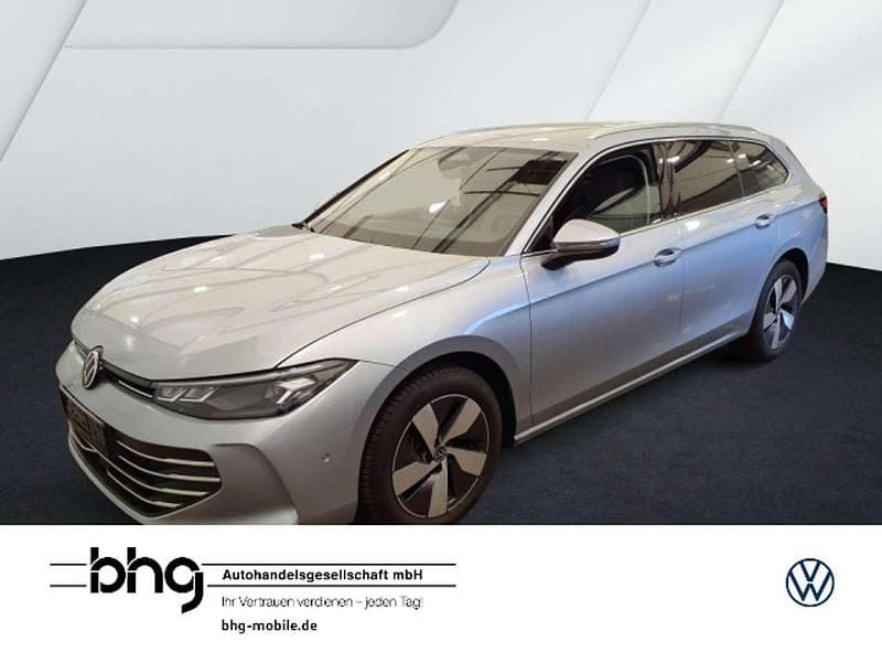 Oyster silver metallic Gebraucht 2025 VW Passat Business Kombi | 35.830 € (Superpreis) - Bild 1/4