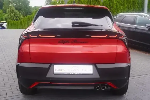 Neu Alfa Romeo Junior Edizione Speciale 145 PS (106 kW) 2026 Rot SUV