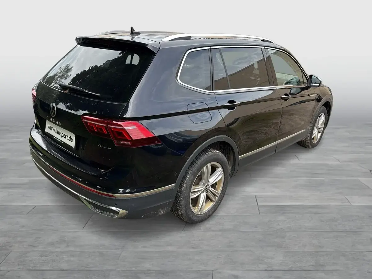 Gebraucht VW Tiguan Allspace Elegance 200 PS (147 kW) 2023 Deep black perleffekt SUV