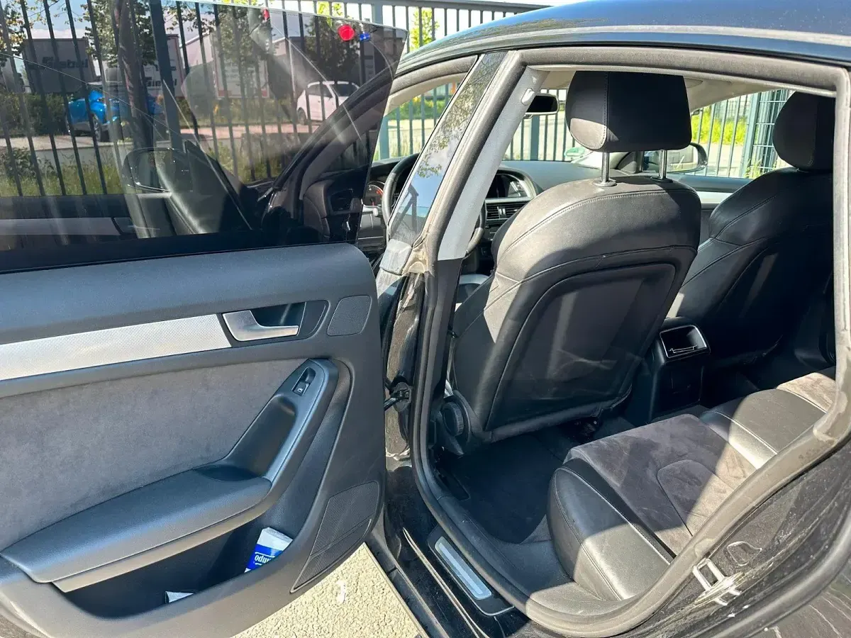 Gebraucht Audi A5 Sportback Design 170 PS (125 kW) 2010 Schwarz Kleinwagen