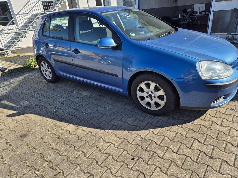 Gebraucht VW Golf IV 90 PS (66 kW) 2004 Blau Kleinwagen