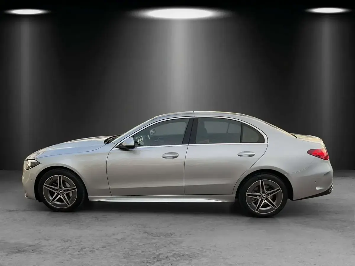 Gebraucht Mercedes C300 Premium 258 PS (189 kW) 2023 Hightechsilber Limousine