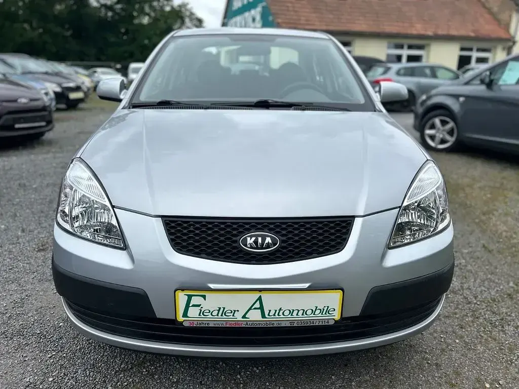 Gebraucht Kia Rio 97 PS (71 kW) 2009 Silber Limousine