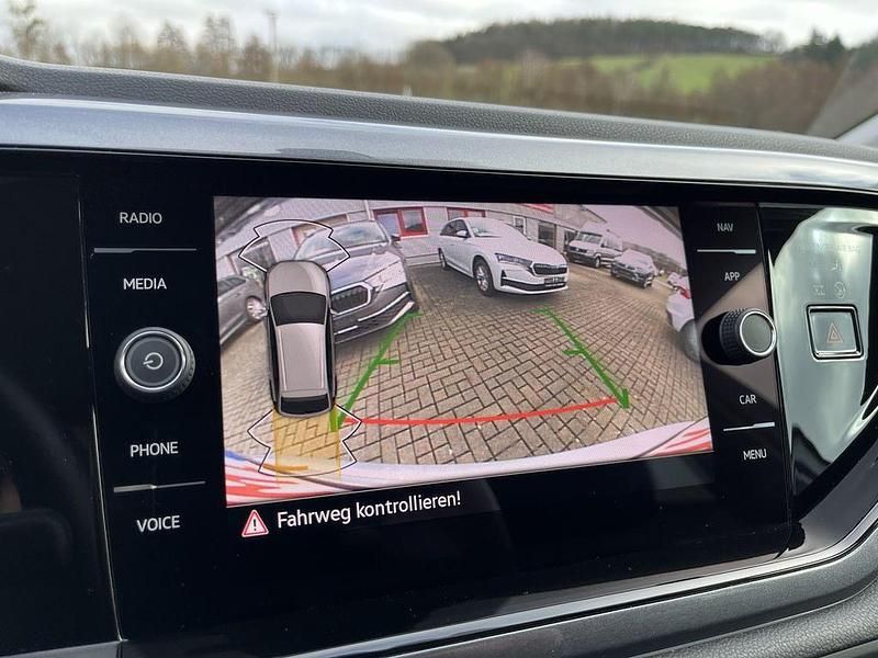 Gebraucht VW Taigo Style 150 PS (110 kW) 2023 Reflexsilber met. / d (metallic) SUV