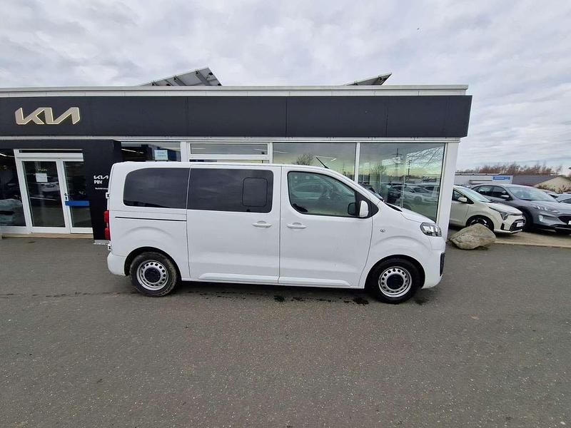 Gebraucht Opel Vivaro 144 PS (105 kW) 2021 Weiß Van / Kleinbus
