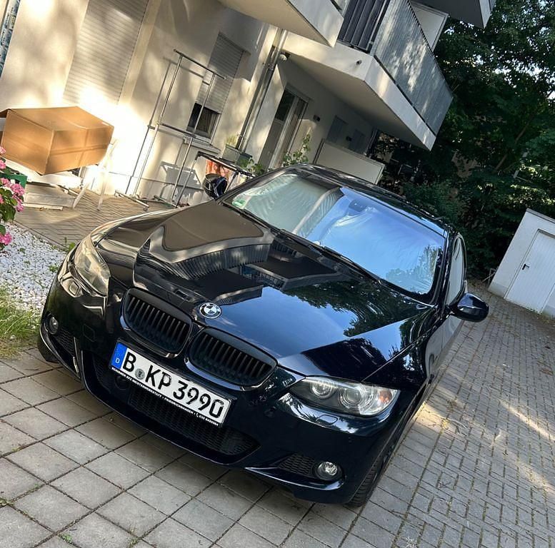 Schwarz Gebraucht 2009 BMW 330 Sport Line Coupé | 11.500 € (Guter Preis) - Bild 1/4
