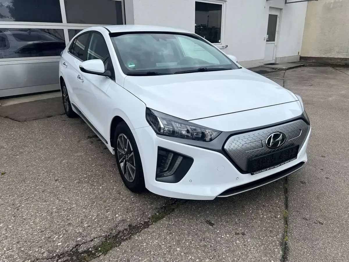 Gebraucht Hyundai Ioniq Prime 100 kW (136 PS) 2021 Weiß Kleinwagen