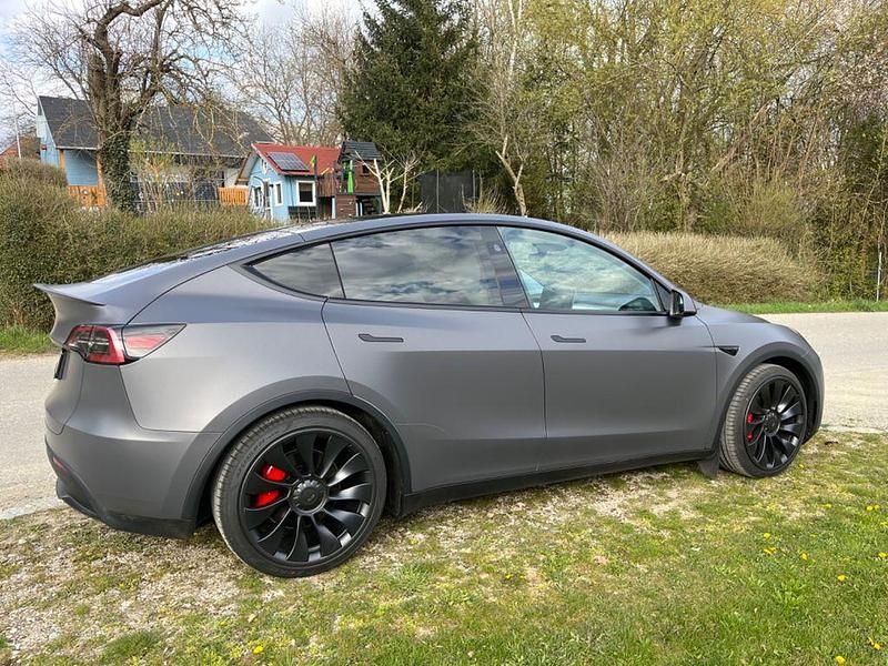 Gebraucht Tesla Model Y Performance 398 kW (542 PS) 2024 Grau SUV