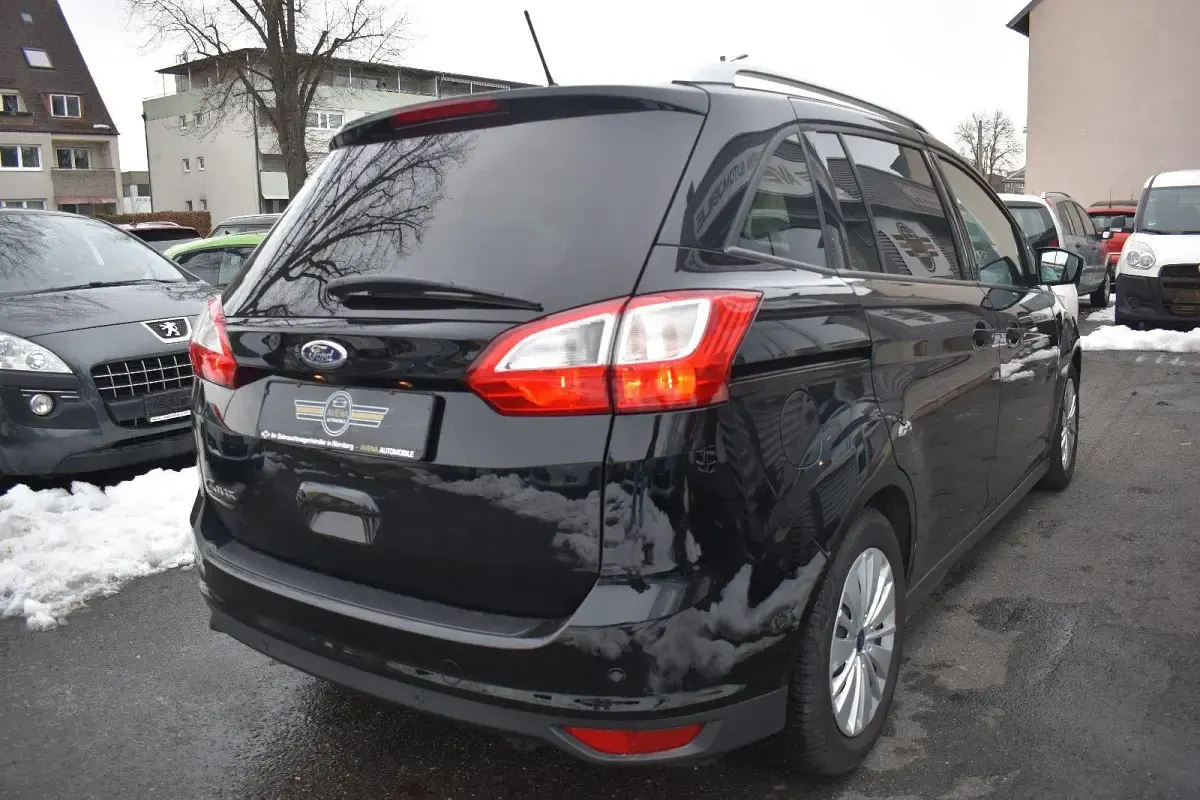 Używany Ford Grand C-Max 125 KM (91 kW) 2019 Czarny Minivan