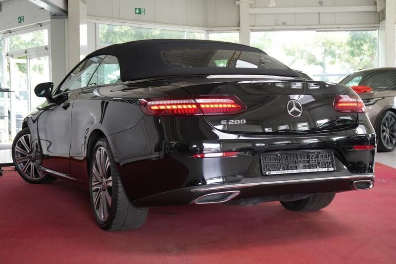Gebraucht Mercedes E200 Avantgarde 197 PS (144 kW) 2021 Schwarz Cabrio