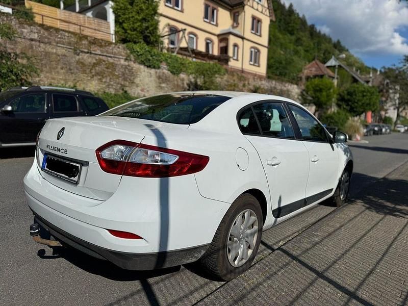 Gebraucht Renault Fluence 111 PS (81 kW) 2014 Weiß Limousine