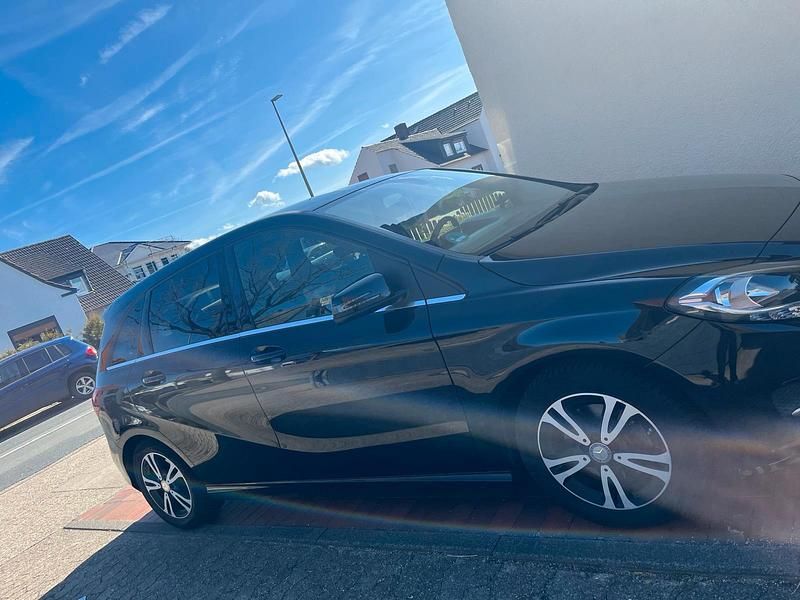 Gebraucht Mercedes B180 2015 Schwarz Van / Kleinbus