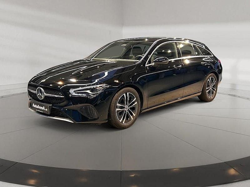 Gebraucht Mercedes CLA200 Shooting Brake 163 PS (119 kW) 2024 Unilack nachtschwarz Kombi