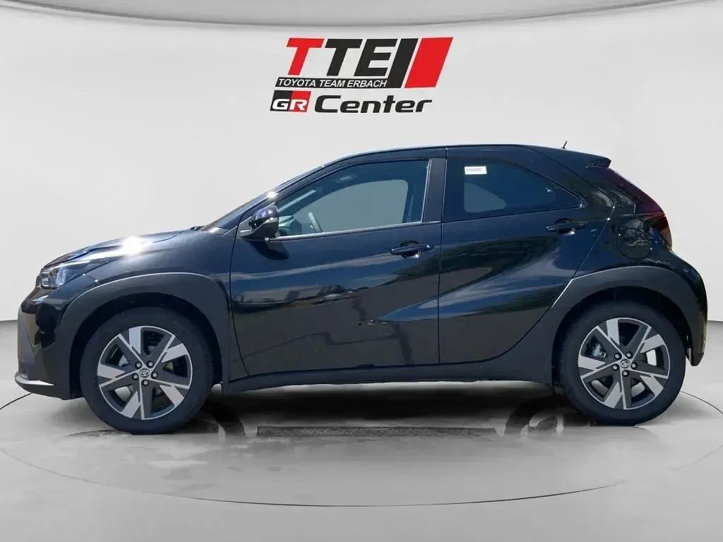 Neu Toyota Aygo X Active 116 PS (85 kW) 2026 Schwarz SUV
