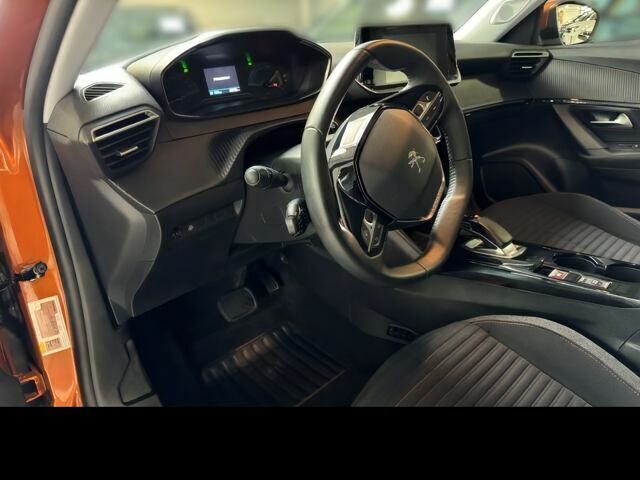 Second-hand Peugeot e-2008 Active 100 kW (136 CP) 2021 Portocaliu SUV