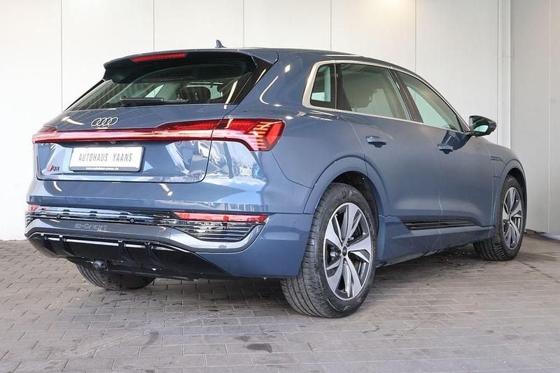 Gebraucht Audi Q8 e-tron S-Line 300 kW (408 PS) 2023 Blau SUV