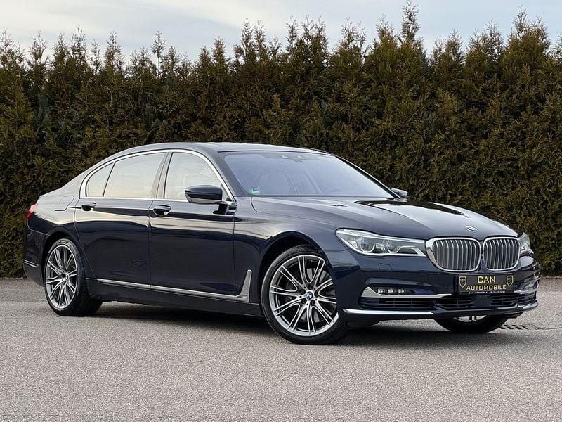 Gebraucht BMW 750 449 PS (330 kW) 2015 Blau Limousine