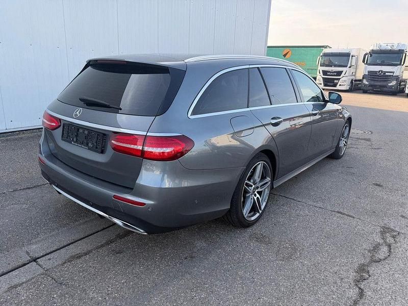 Second-hand Mercedes E400 340 CP (250 kW) 2019 Gri Berlinǎ