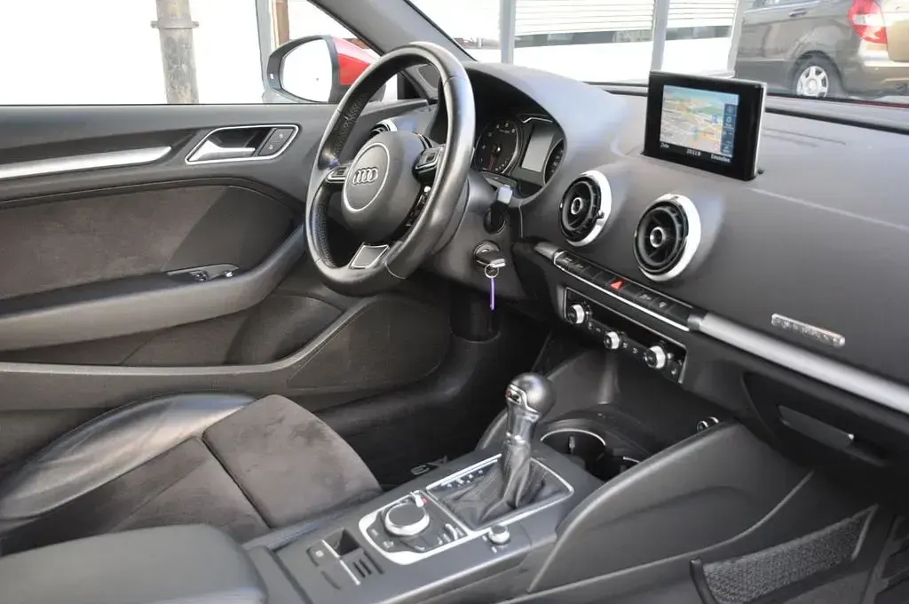 Gebraucht Audi A3 S-Line 179 PS (131 kW) 2016 Rot Limousine