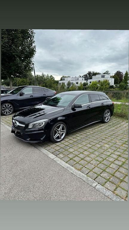 Schwarz Gebraucht 2015 Mercedes CLA250 Shooting Brake Kombi | 17.699 € (Fairer Preis) - Bild 1/4