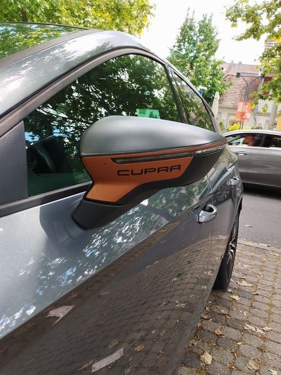 Grau Gebraucht 2018 Cupra Leon Limousine | 22.999 € (Fairer Preis) - Bild 1/4