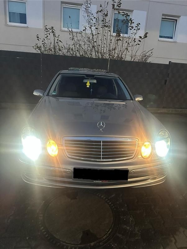 Gebraucht Mercedes E320 224 PS (164 kW) 2004 Andere farben Limousine