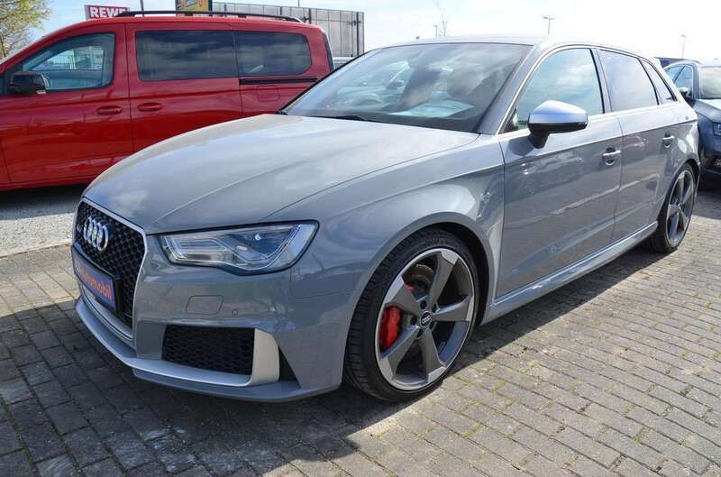 Nardograu Gebraucht 2015 Audi RS3 Kleinwagen | 31.880 € (Superpreis) - Bild 1/4