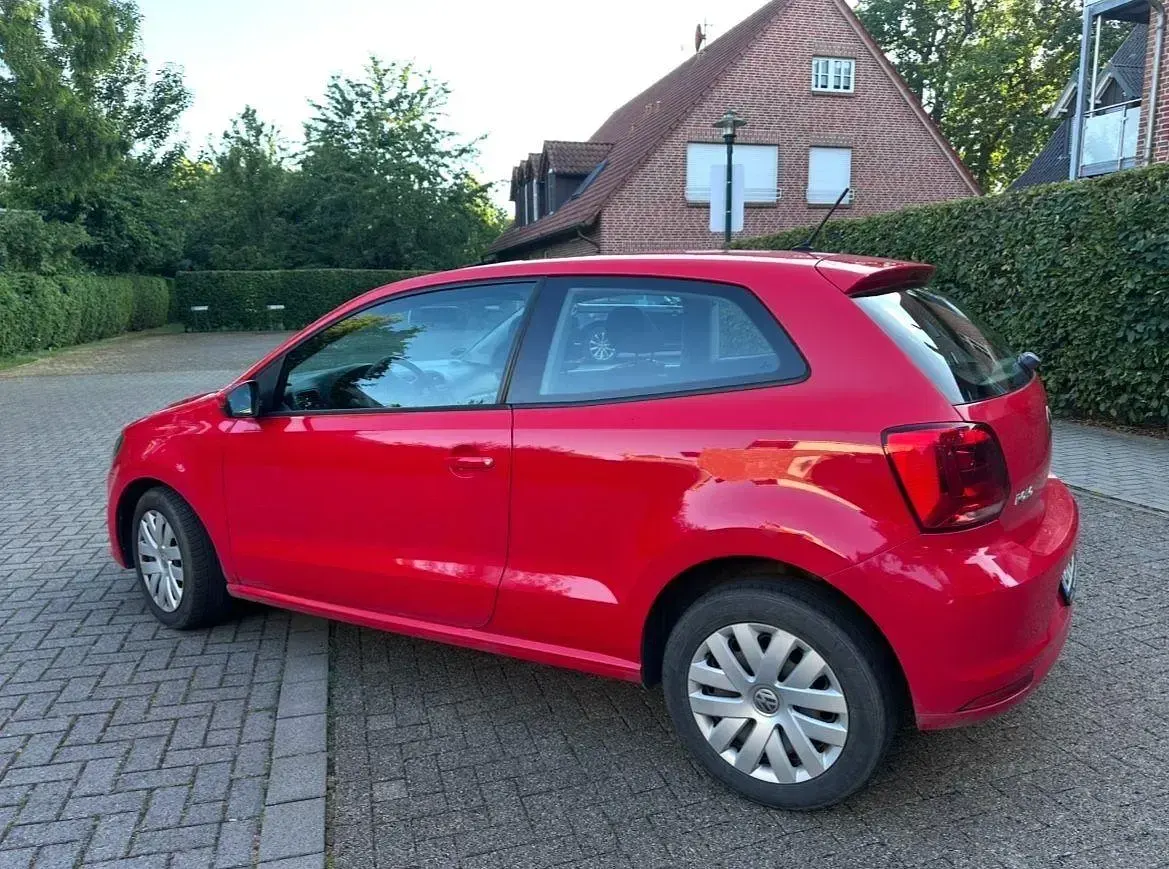 Gebraucht VW Polo Trendline 75 PS (55 kW) 2014 Rot Kleinwagen