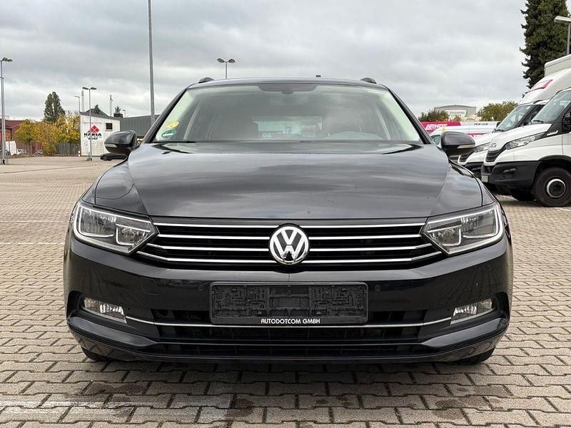 Other Gebraucht 2016 VW Passat Comfortline Kombi | 11.990 € (Guter Preis) - Bild 1/4
