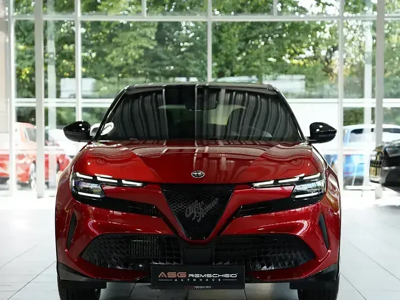 Gebraucht Alfa Romeo Junior 136 PS (100 kW) 2025 Rot SUV