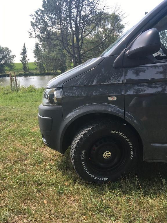 Gebraucht VW T5 102 PS (75 kW) 2013 Grau Van