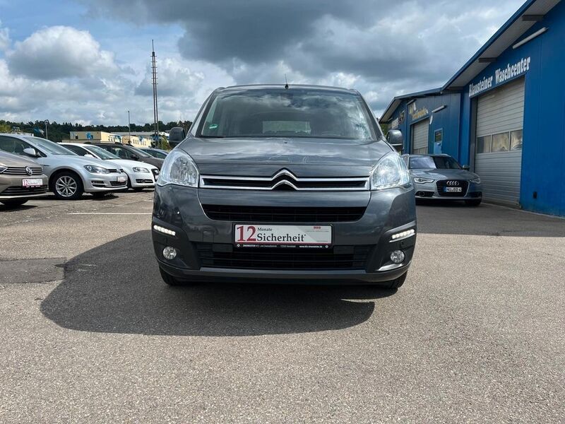 Grau Gebraucht 2015 Citroën Berlingo SELECTION Van / Kleinbus | 10.800 € (Fairer Preis) - Bild 1/4