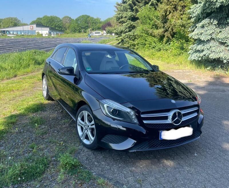 Schwarz Gebraucht 2013 Mercedes A180 Limousine | 10.250 € (Fairer Preis) - Bild 1/4