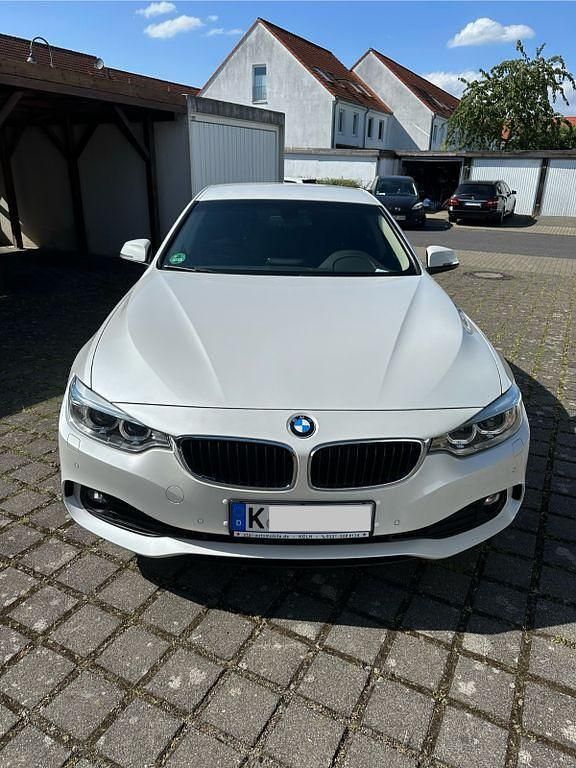 Weiß Gebraucht 2016 BMW 420 Gran Coupé Advantage Coupé | 17.299 € (Fairer Preis) - Bild 1/4