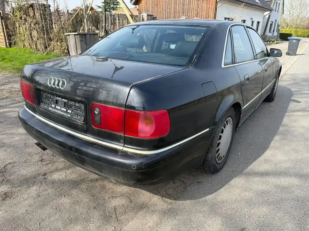 Usata Audi A8 260 CV (191 kW) 2002 Nero Berlina