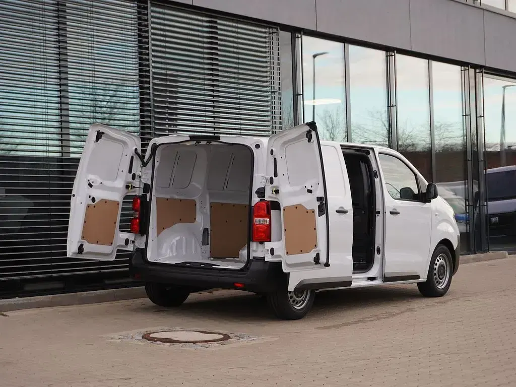 Neu Fiat e-Scudo 100 kW (136 PS) 2025 Weiß Van / Kleinbus