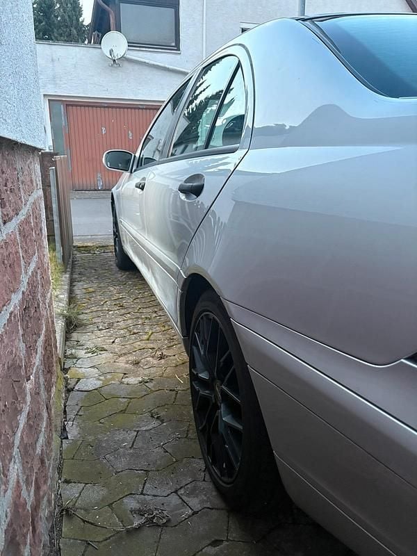Gebraucht Mercedes C180 143 PS (105 kW) 2002 Silber Limousine