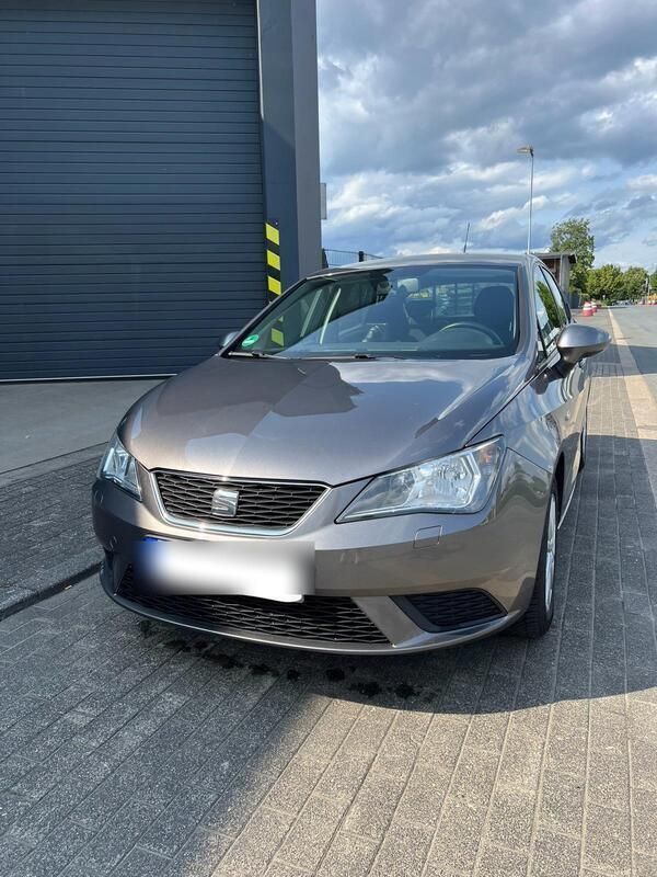 Grau Gebraucht 2014 Seat Ibiza Style Limousine | 6.200 € (Fairer Preis) - Bild 1/4