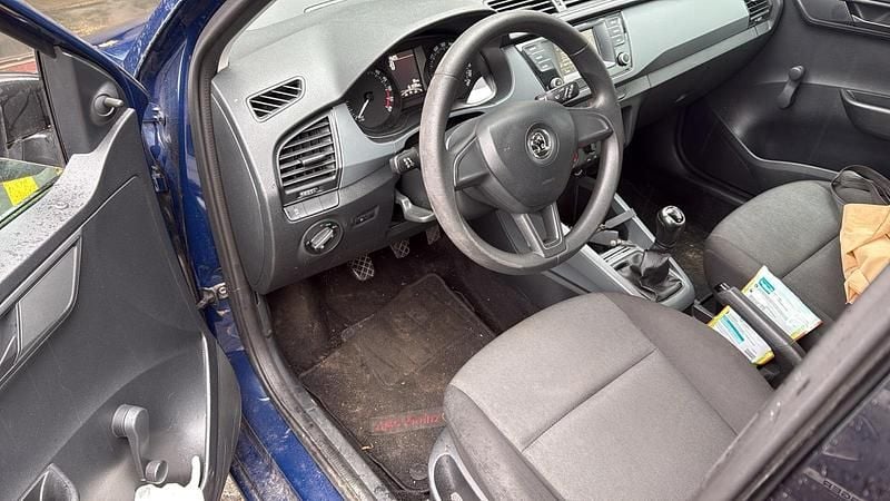 Gebraucht Skoda Fabia 90 PS (66 kW) 2015 Blau Kleinwagen