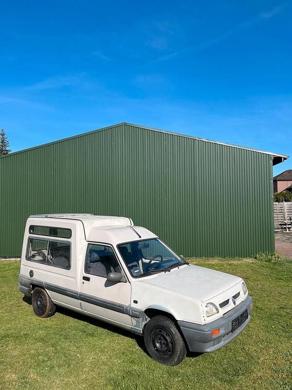 Second-hand Renault Rapid 55 CP (40 kW) 1995 Bej Monovolum
